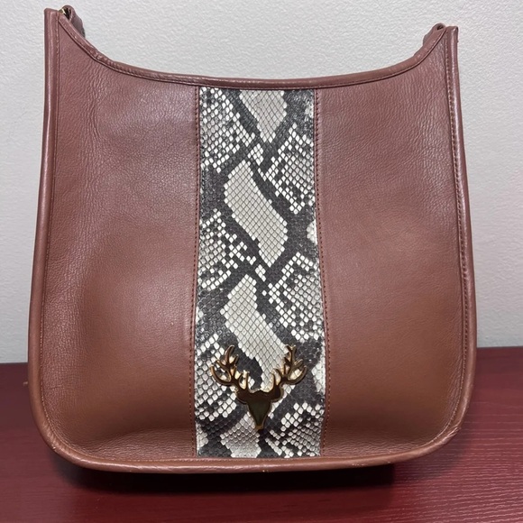 Just sits in my closet would love for it to find a good home - Picture 6 of 6